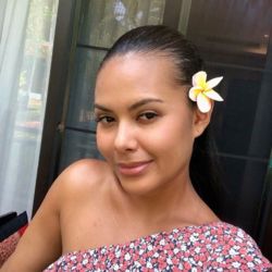Bernila is looking for singles for a date