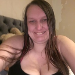 Sarah is looking for singles for a date