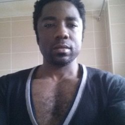Franck is looking for singles for a date