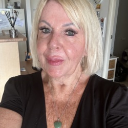 Nursedeb is looking for singles for a date
